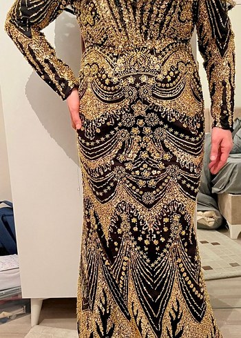 Altın Renkli Uzun Drapeli Gotik Abiye Elbise - Görsel 2