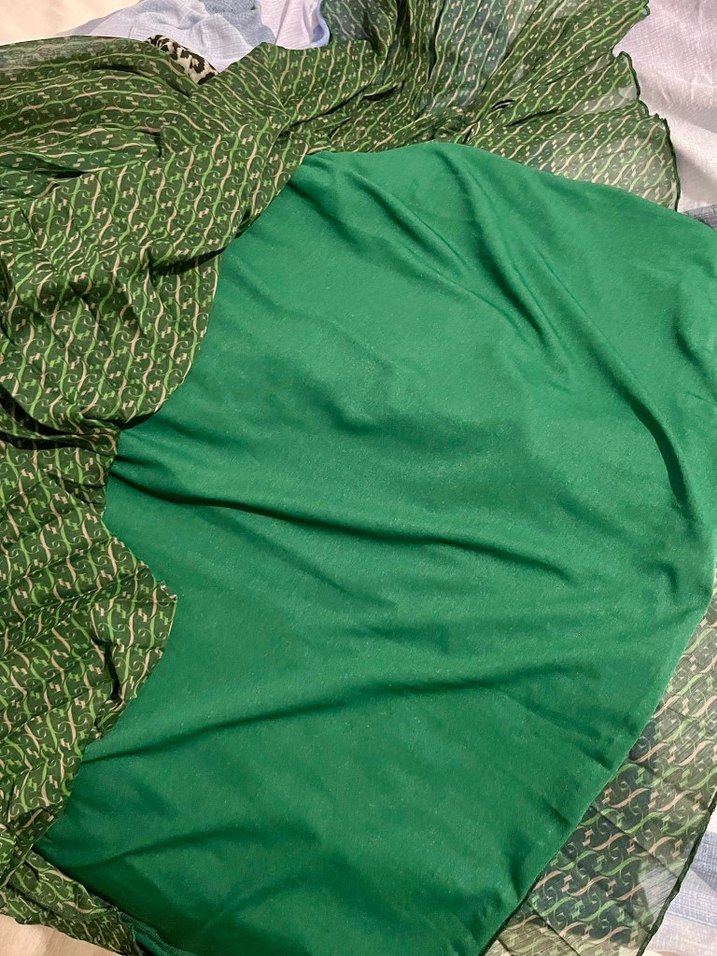 Yeşil Yılan Desenli Uzun Pliseli Elbise - Görsel 4