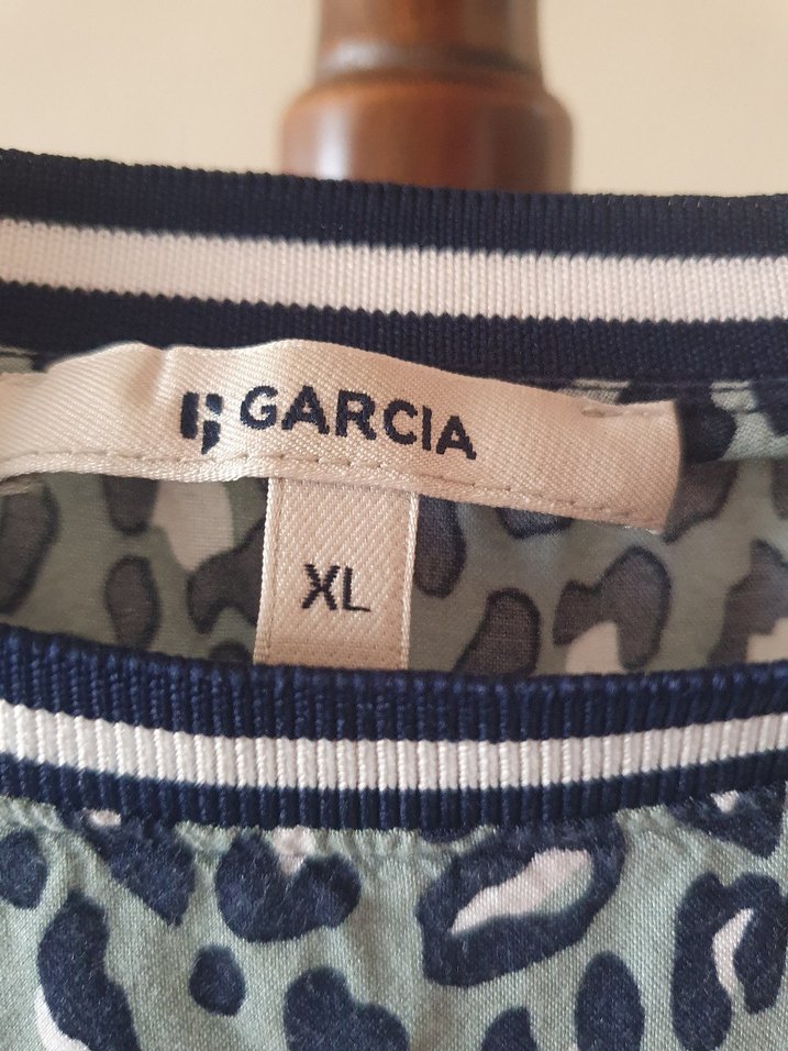 Gri Leopar Desenli Kısa Kollu Bluz - Görsel 2