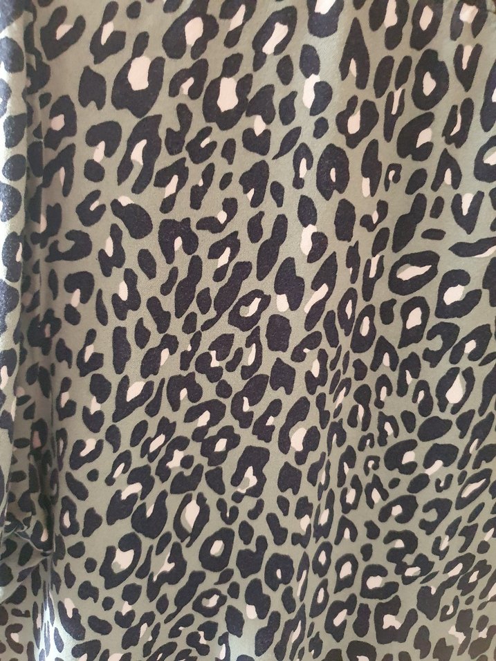 Gri Leopar Desenli Kısa Kollu Bluz - Görsel 5