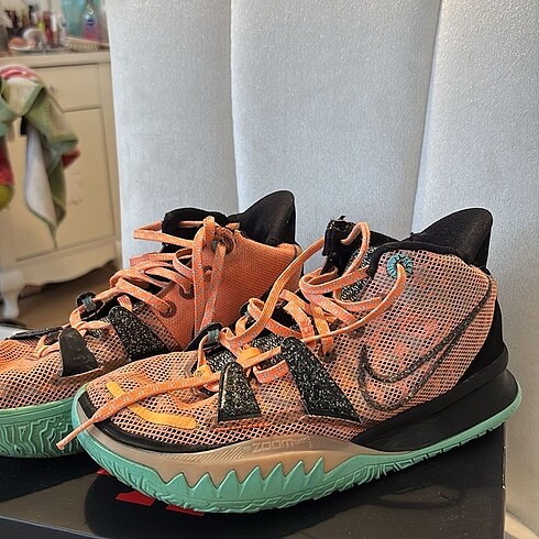 kyrie 7