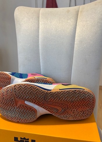 41 Beden Lacivert ve Pembe Bağcıklı Basketbol Ayakkabısı