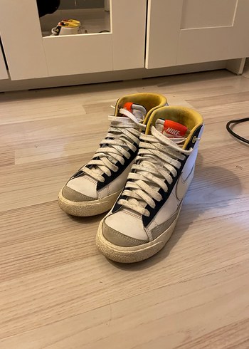 Nike Beyaz Gri Bağcıklı Kadın Spor Ayakkabı