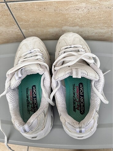 36 Beden beyaz Renk Skechers sneaker