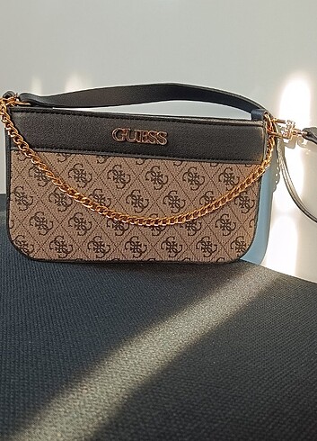 Guess Baget canta