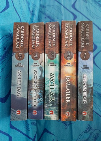 Kardeşlik Savaşçıları 5 Kitap Seti - John Flanagan