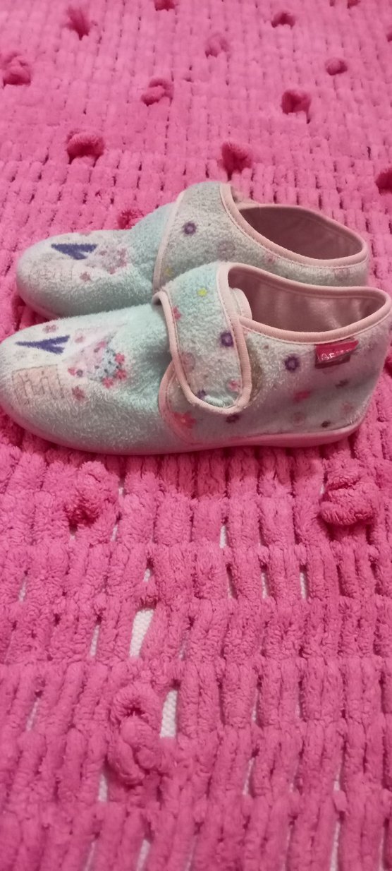 Kızlar için Pembe Nakışlı Sıcak Terlik - Görsel 2