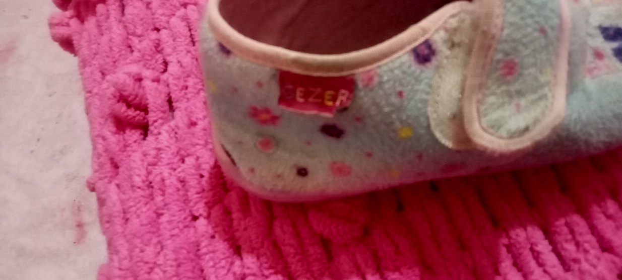 Kızlar için Pembe Nakışlı Sıcak Terlik - Görsel 4