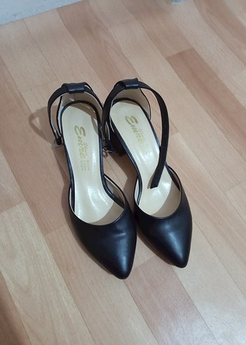 Siyah Tokalı Kadın Topuklu Ayakkabı - Görsel 4