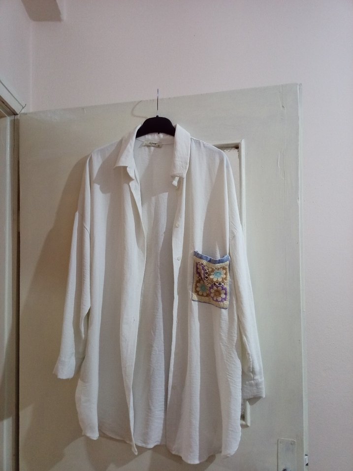 Nakışlı Cepli Uzun Kollu Beyaz Keten Gömlek - Görsel 2