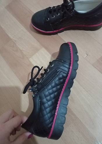 Siyah Pembe Tabanlı Kadın Deri Spor Ayakkabı - Görsel 4