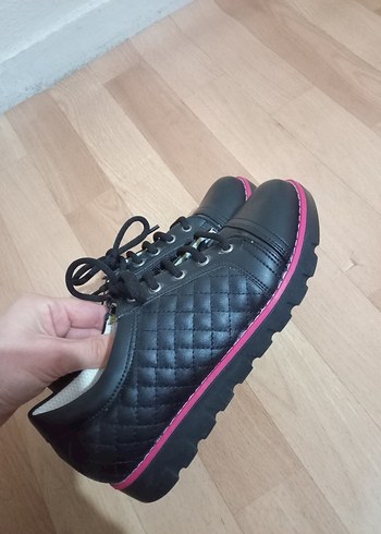 Siyah Pembe Tabanlı Kadın Deri Spor Ayakkabı - Görsel 5