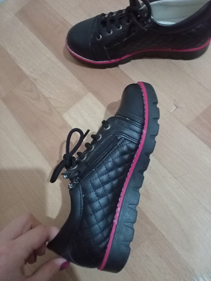 Siyah Pembe Tabanlı Kadın Deri Spor Ayakkabı - Görsel 4