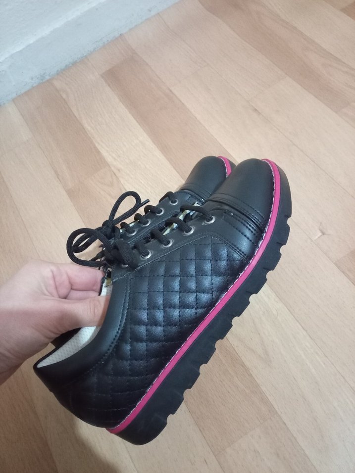 Siyah Pembe Tabanlı Kadın Deri Spor Ayakkabı - Görsel 5