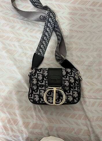 Dior muadili çanta