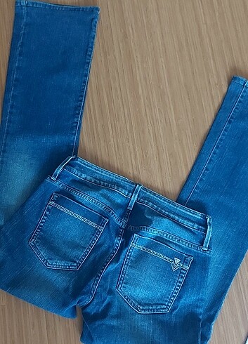 28 Beden Guess jean
