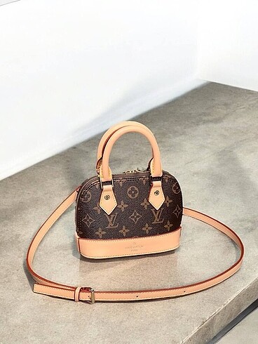  Beden siyah Renk LOUIS VUITTON ALMA BB NANO