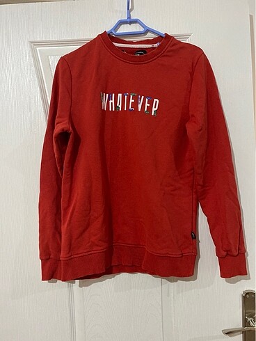 Kırmızı sweatshirt