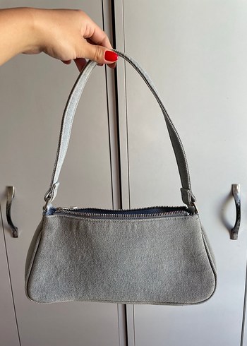 Beden Stradivarius kot çanta