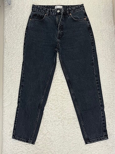 ZARA MOM FIT JEAN