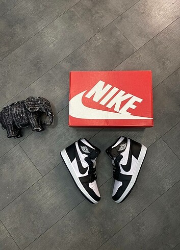 Nike ??NIKE JORDAN ??