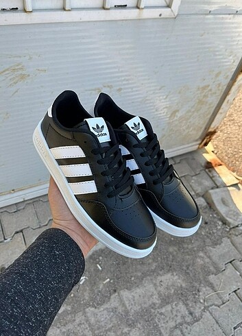 Adidas Siyah Adidas Spor Ayakkabı 