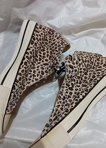 Leopar desenli Converse