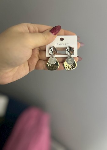 Altın Renk Mini Sıralı Küpeler - Görsel 4