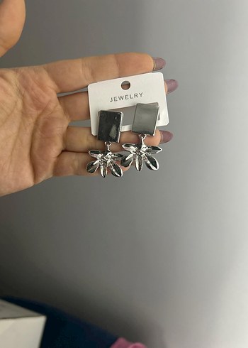 Gri Mini Payetli Sokak Stili Küpe - Görsel 2