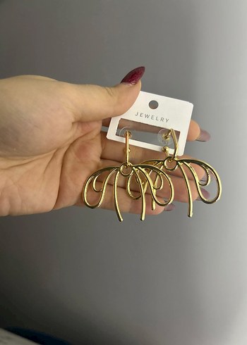 Altın Renkli Minimalist Kadın Küpeler - Görsel 4