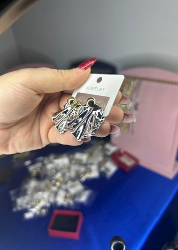 Parlak Pilili Mini Kadın Küpe - Görsel 2