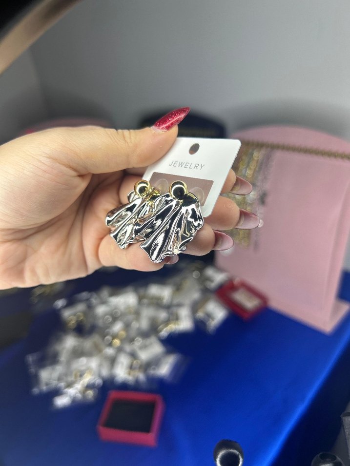 Parlak Pilili Mini Kadın Küpe - Görsel 2