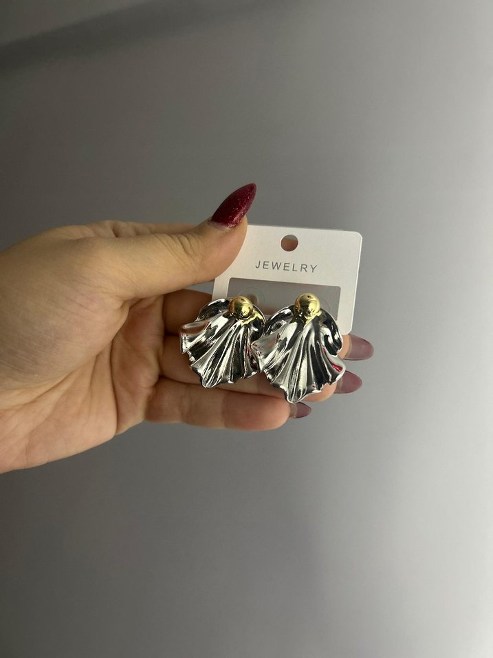 Parlak Pilili Mini Kadın Küpe - Görsel 3