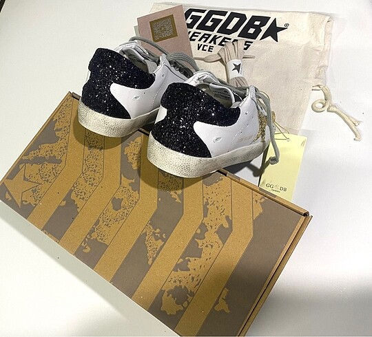 37 Beden beyaz Renk Golden Goose Deluxe Beyaz