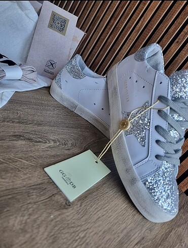 37 Beden beyaz Renk Golden Goose Deluxe Beyaz