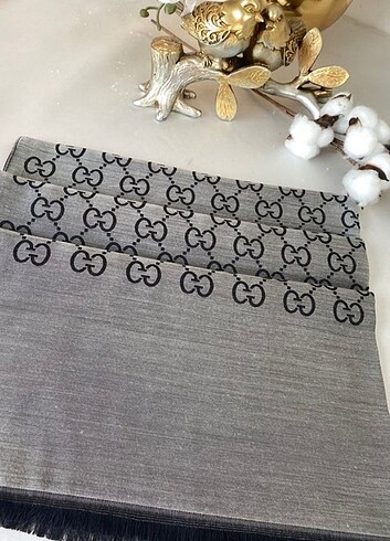 Gucci Çift Taraflı İtalyan Jakar İpeksi Şal  