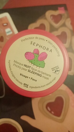 Sephora serum ve nem maskesi çarkıfelek meyveli.