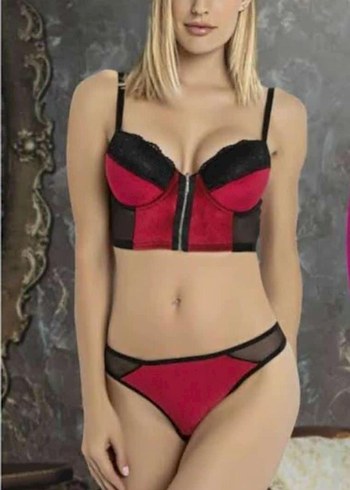 Kısa Kırmızı Gotik Sütyen