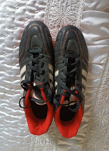 Adidas krampon .