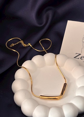 Altın Renkli Uzun Zincir Detaylı Kadın Kolye - Görsel 2