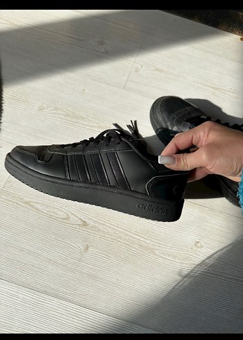 Adidas Siyah Bağcıklı Adidas Spor Ayakkabı