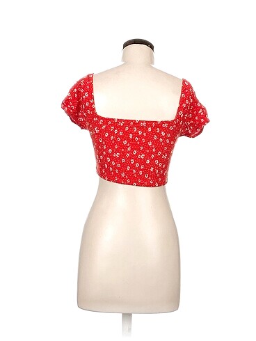 xs Beden Bershka Mini Üst %70 İndirimli.
