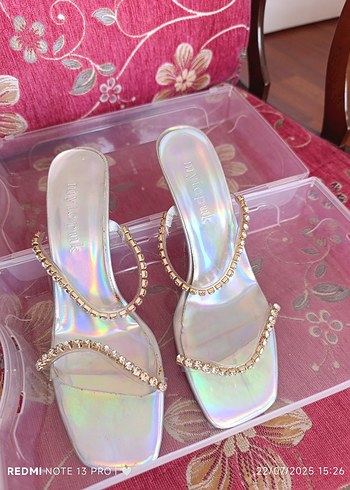 2K Altın Yılan Derisi Desenli Taşlı Stiletto
