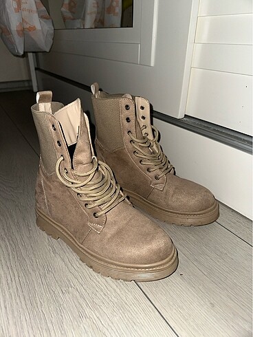 Bağcıklı bot - Görsel 2