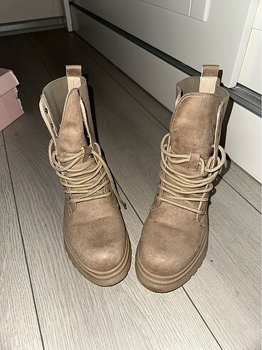 Bağcıklı bot - Görsel 4