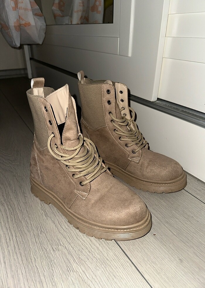 Bağcıklı bot - Görsel 2