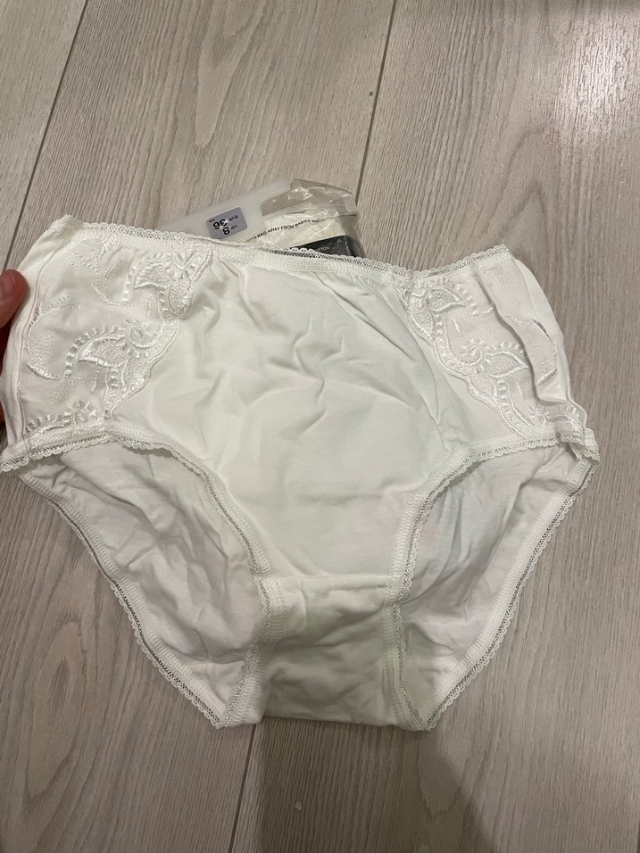 Nakışlı Beyaz Midi Külot - Görsel 3