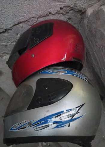 Kırmızı Tokalı Motosiklet Kaskı - Görsel 3