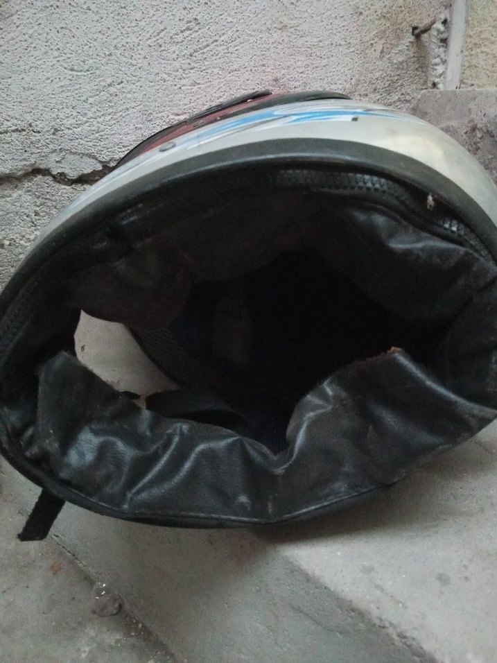 Kırmızı Tokalı Motosiklet Kaskı - Görsel 2