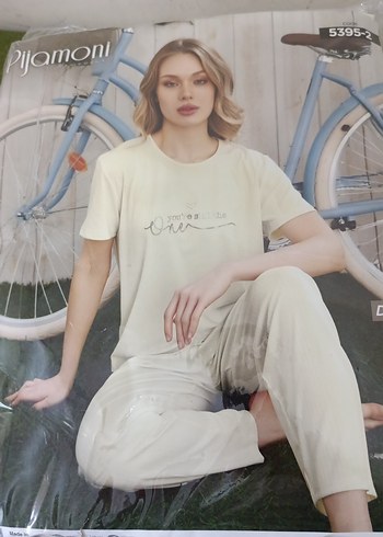 Diğer Sarı ısa Kollu Mini Kadın Pijama Takımı
